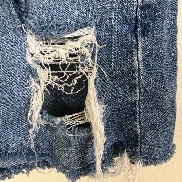 LEVI'S NOUVEAU 515 Distressed Jean Shorts Size 6 - Picture 4 of 11